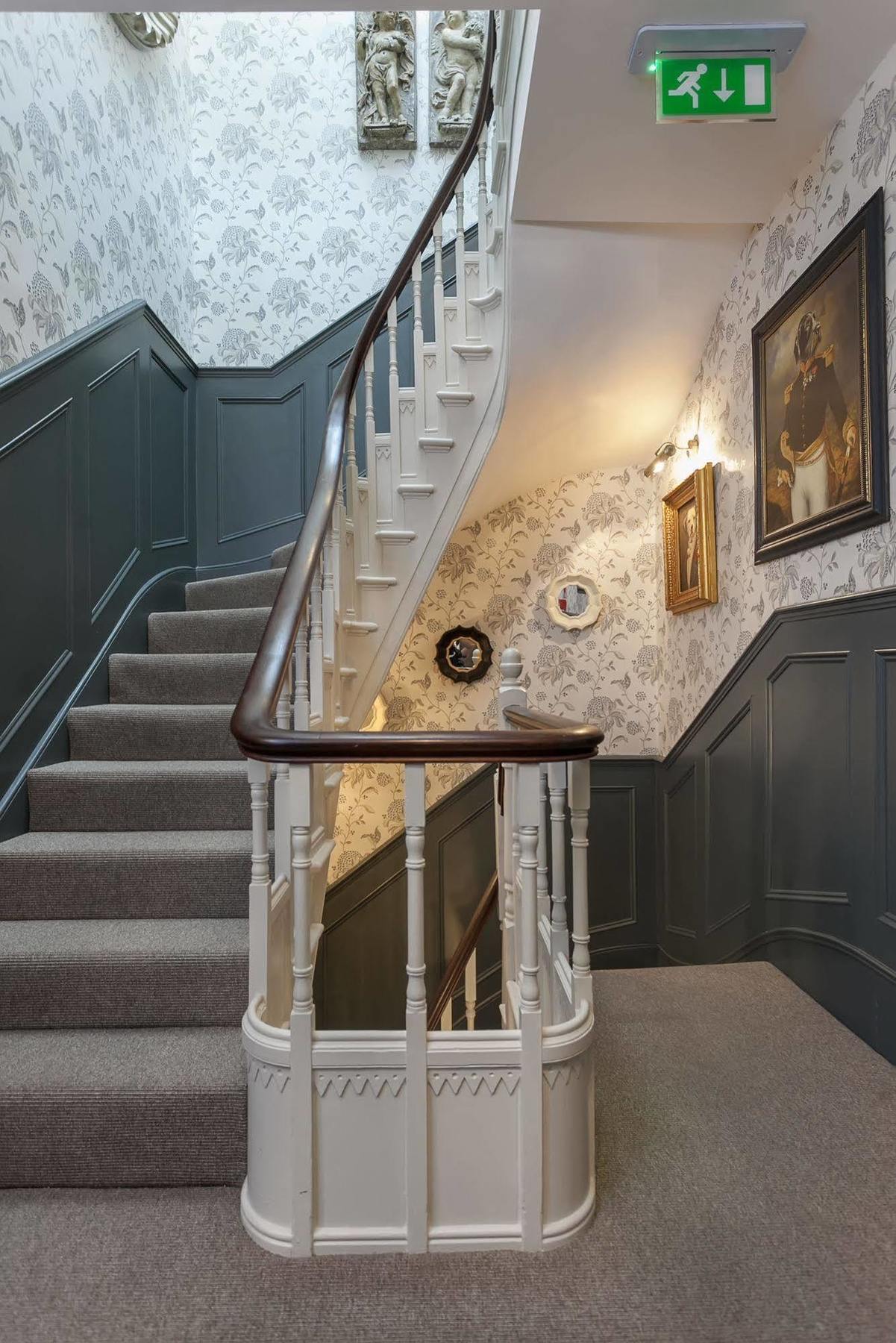 The Clerk & Well Pub And Rooms Londen Buitenkant foto